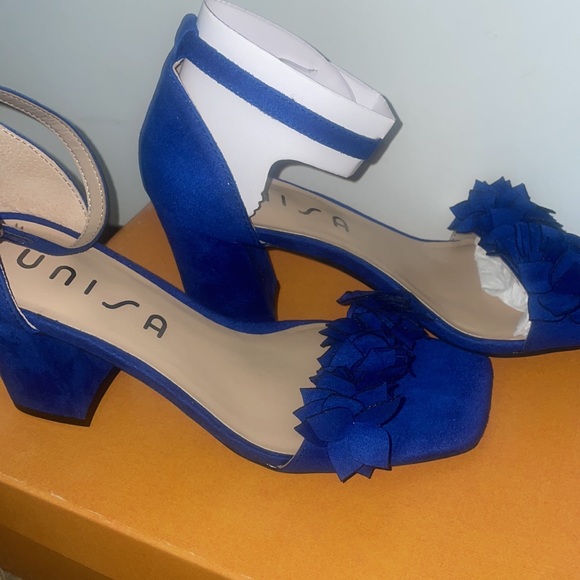 Blue heels - Picture 2 of 3